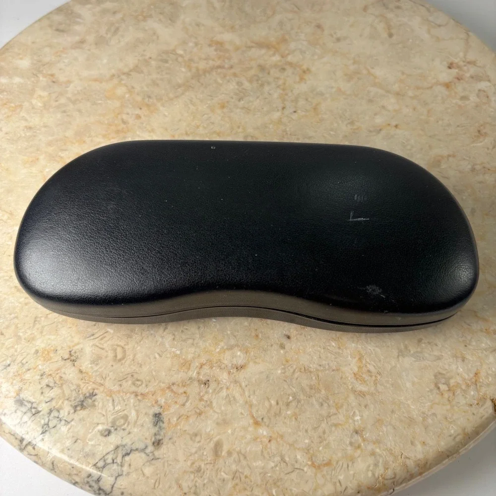 Ray-Ban Hard Clamshell Sunglasses Case OS Black Faux Leather with Cleaning Cloth